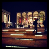 Lincoln Center en la noche tras los desfiles.